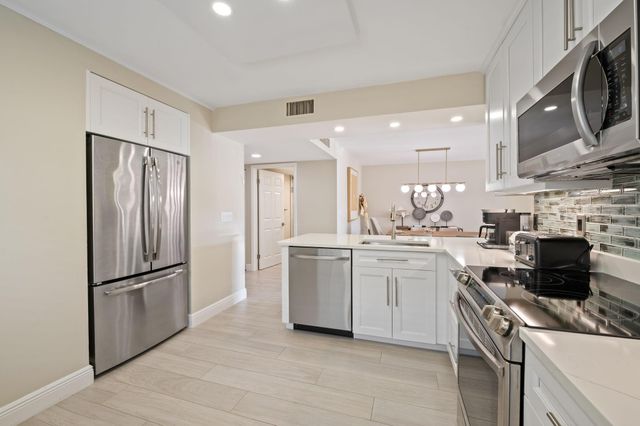 15451 Pembridge Dr 206, Delray Beach, FL 33484