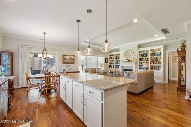 9349 Cross Meadows Cir, Louisville, KY 40291