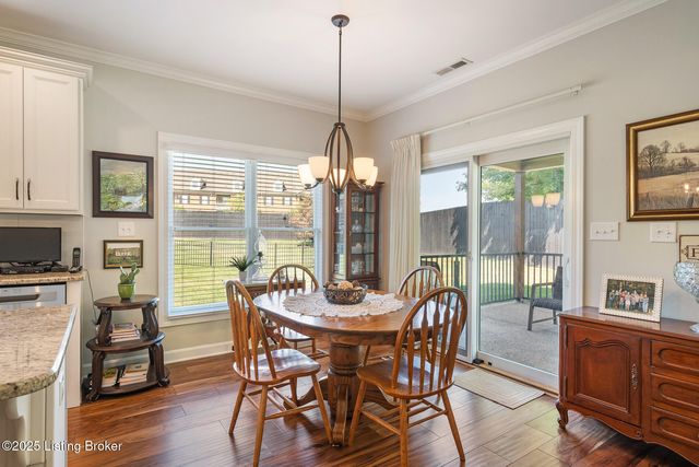 9349 Cross Meadows Cir, Louisville, KY 40291