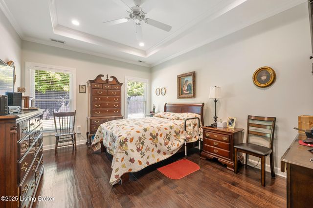 9349 Cross Meadows Cir, Louisville, KY 40291