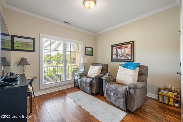 9349 Cross Meadows Cir, Louisville, KY 40291