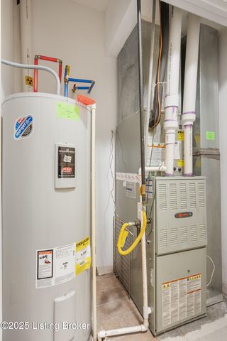 9349 Cross Meadows Cir, Louisville, KY 40291