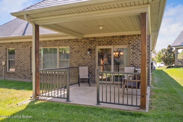 9349 Cross Meadows Cir, Louisville, KY 40291