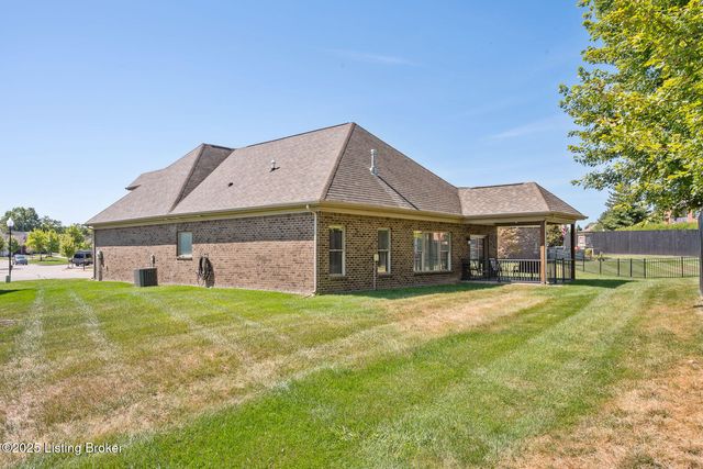 9349 Cross Meadows Cir, Louisville, KY 40291