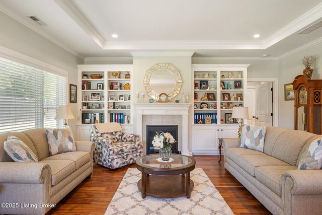 9349 Cross Meadows Cir, Louisville, KY 40291