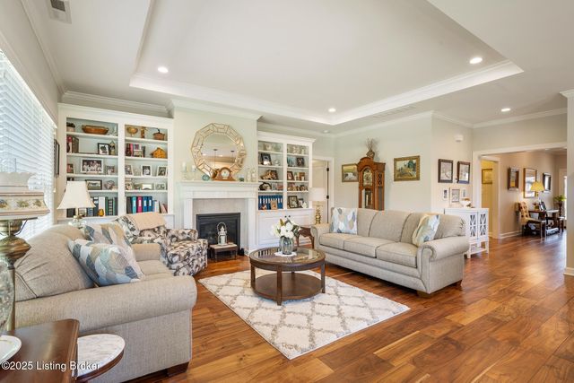 9349 Cross Meadows Cir, Louisville, KY 40291