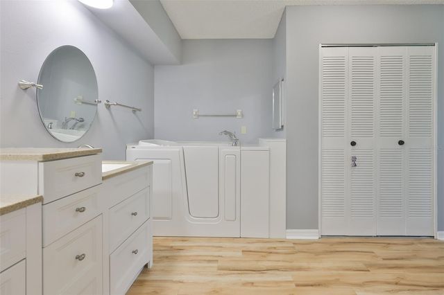 2514 LOCKSLEY STREET, Sun City Center, FL 33573