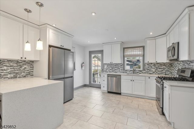 613 Maplewood Ave, Roselle Park Boro, NJ 07204