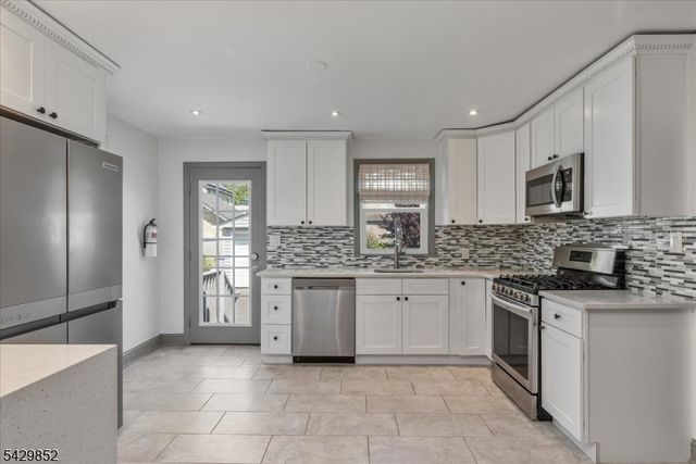 613 Maplewood Ave, Roselle Park Boro, NJ 07204
