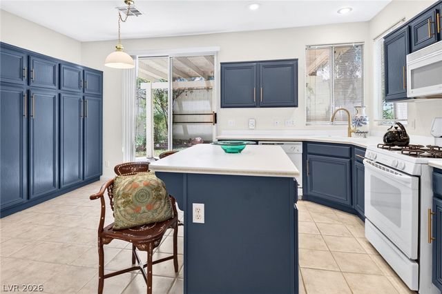 1813 Warrenville Street, Las Vegas, NV 89117