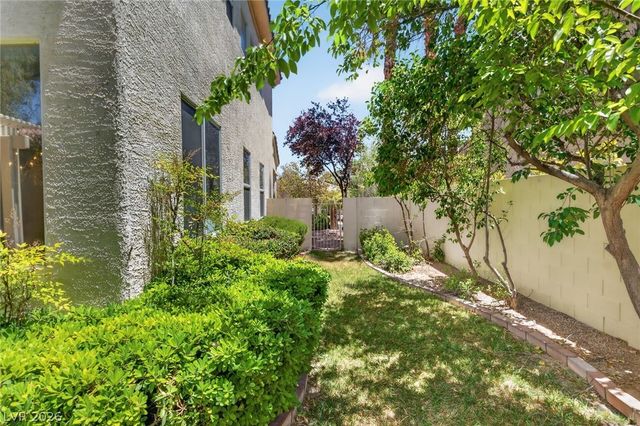 1813 Warrenville Street, Las Vegas, NV 89117