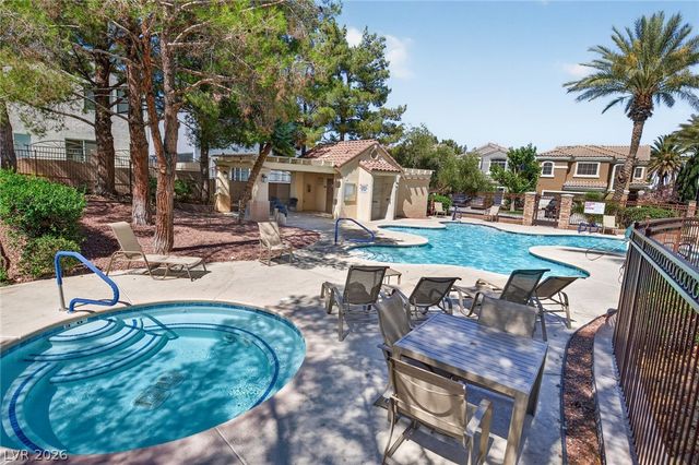 1813 Warrenville Street, Las Vegas, NV 89117