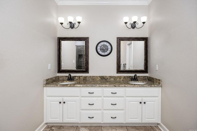 61 Tournay Circle, Little Rock, AR 72223