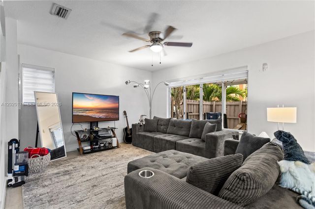8374 SW 152nd Ave 47, Miami, FL 33193