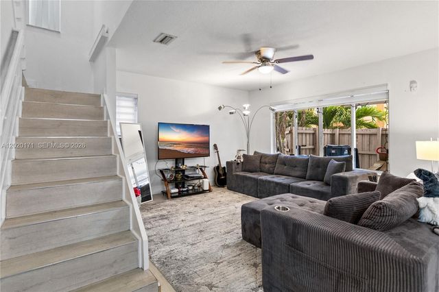 8374 SW 152nd Ave 47, Miami, FL 33193