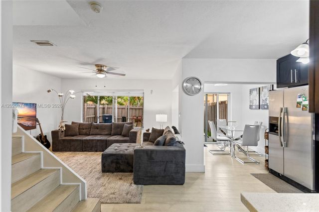 8374 SW 152nd Ave 47, Miami, FL 33193