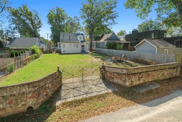 2186 MONROE AVE, Memphis, TN 38104