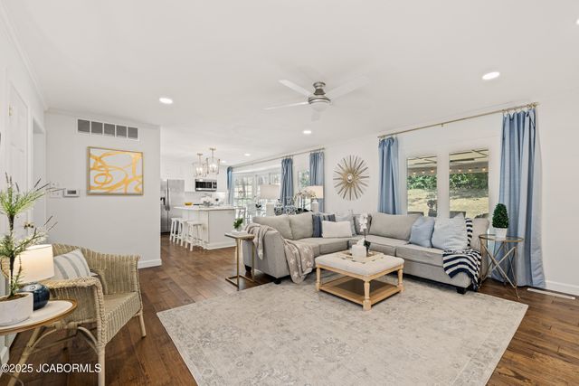 2616 HUNTLEIGH PLACE, Jefferson City, MO 65109