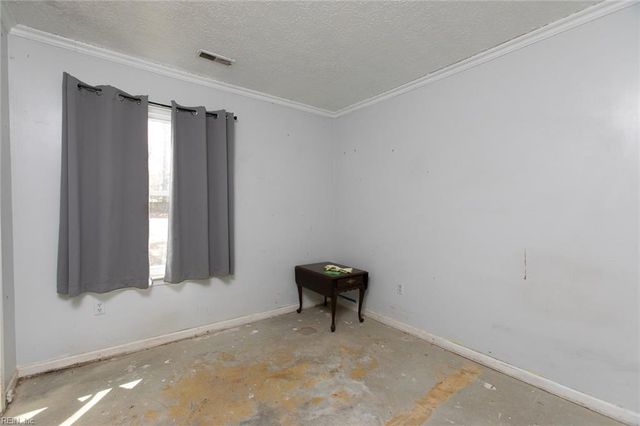 241 Batson DR, Newport News, VA 23602