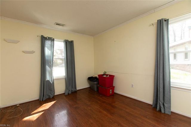 241 Batson DR, Newport News, VA 23602