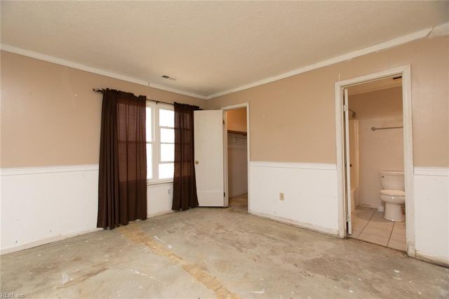 241 Batson DR, Newport News, VA 23602