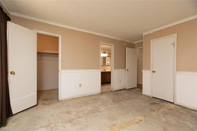 241 Batson DR, Newport News, VA 23602