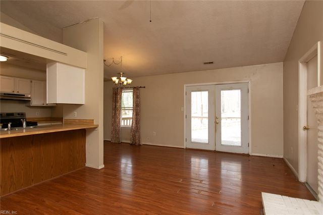 241 Batson DR, Newport News, VA 23602