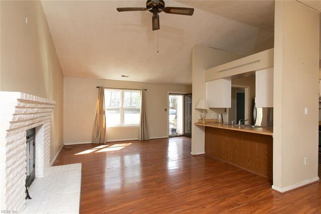 241 Batson DR, Newport News, VA 23602