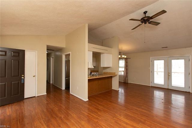 241 Batson DR, Newport News, VA 23602
