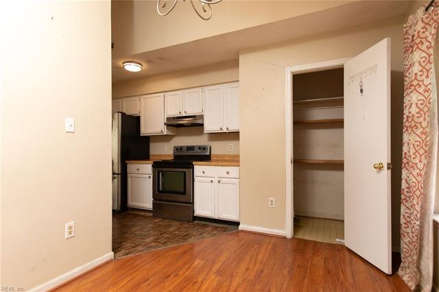 241 Batson DR, Newport News, VA 23602