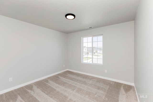 6593 W Plateau Creek Dr, Meridian, ID 83646