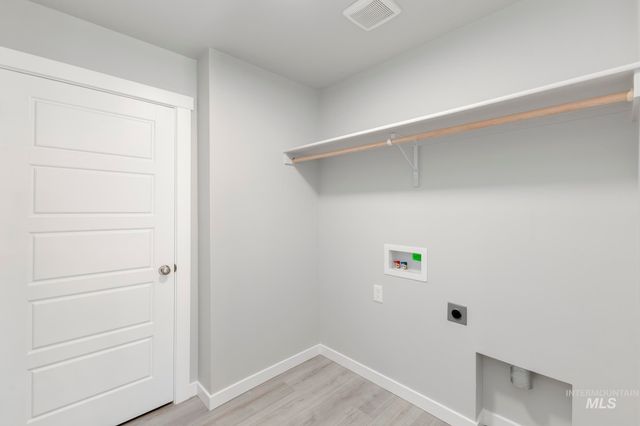 6593 W Plateau Creek Dr, Meridian, ID 83646