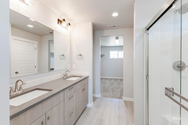 6593 W Plateau Creek Dr, Meridian, ID 83646