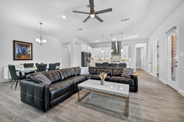 12728 Royal Oaks Lane, Farmers Branch, TX 75234