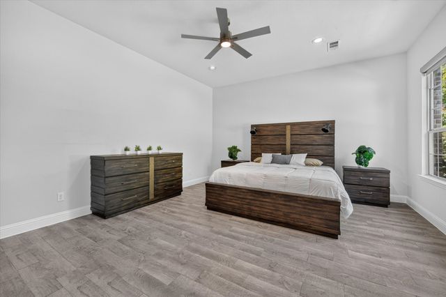 12728 Royal Oaks Lane, Farmers Branch, TX 75234
