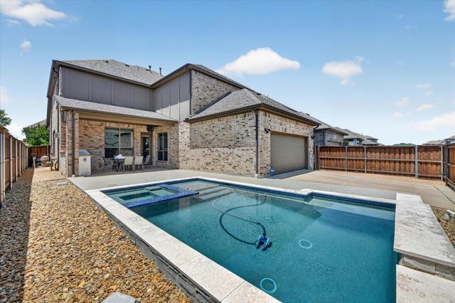 12728 Royal Oaks Lane, Farmers Branch, TX 75234
