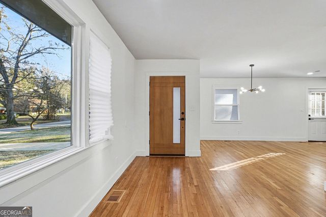 2213 Sharon Way, Decatur, GA 30032