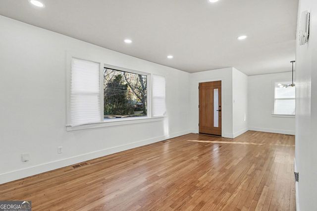 2213 Sharon Way, Decatur, GA 30032