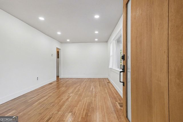 2213 Sharon Way, Decatur, GA 30032