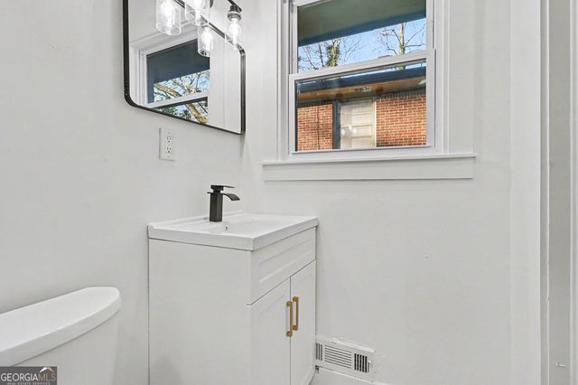 2213 Sharon Way, Decatur, GA 30032