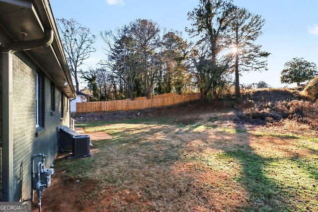 2213 Sharon Way, Decatur, GA 30032