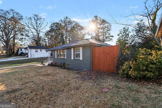 2213 Sharon Way, Decatur, GA 30032