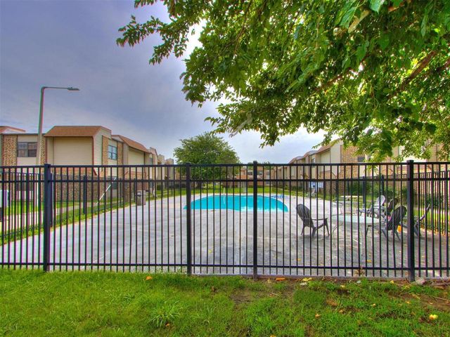 401 SE 12th Avenue 208, Norman, OK 73071