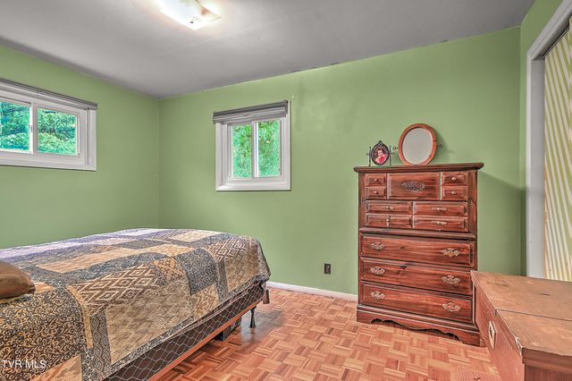 2405 Melborne Drive, Johnson City, TN 37601