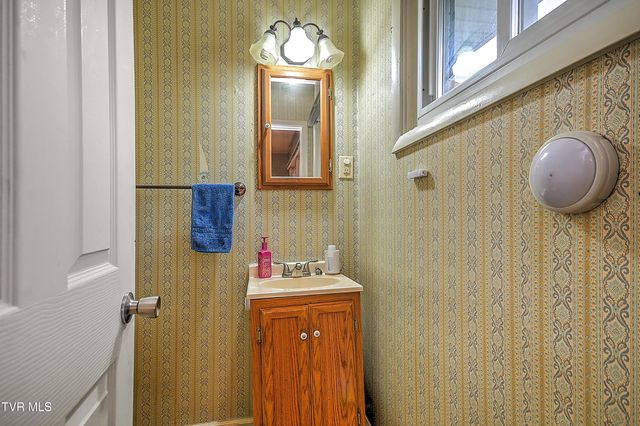 2405 Melborne Drive, Johnson City, TN 37601