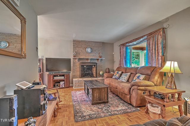 2405 Melborne Drive, Johnson City, TN 37601