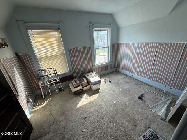 2445 Warren Street, Toledo, OH 43620