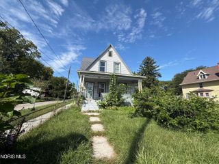 2445 Warren Street, Toledo, OH 43620