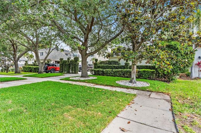 3117 W KNIGHTS AVENUE, Tampa, FL 33611