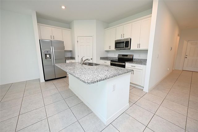 685 CROWN ROSE DRIVE, Eagle Lake, FL 33839